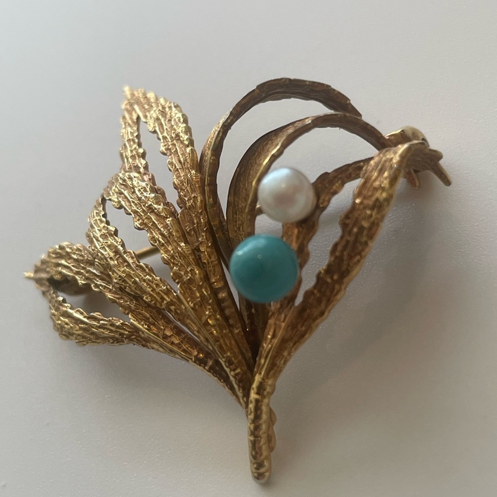 Vintage textured antique gold plated brooch